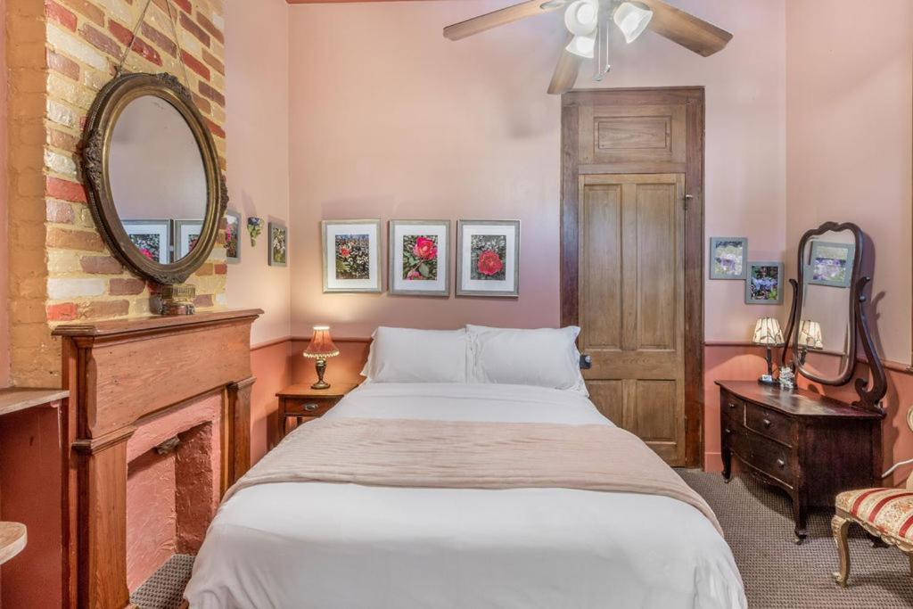 Royal Barracks Guest House 뉴올리언스 외부 사진